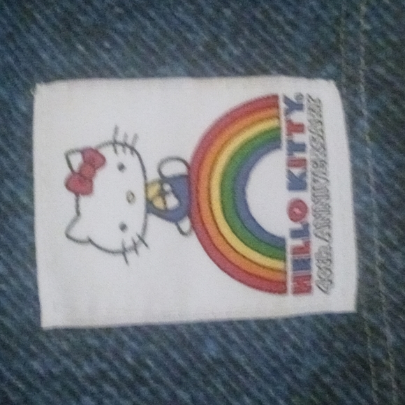 Hello Kitty 40th Anniversary T-shirt - Picture 4 of 4